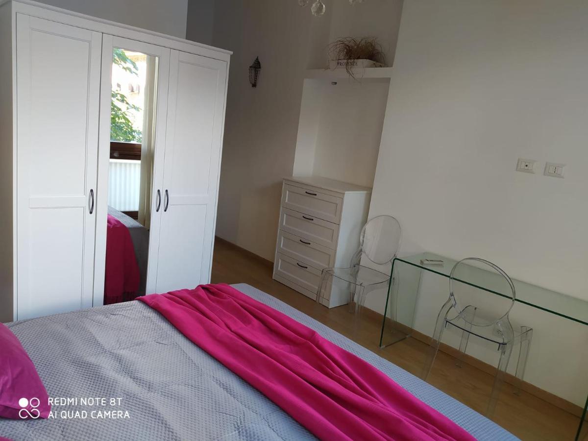 Vanity Apartment - 4 Bedrooms With 4 Bathrooms - Ac & Wifi Rome Bagian luar foto