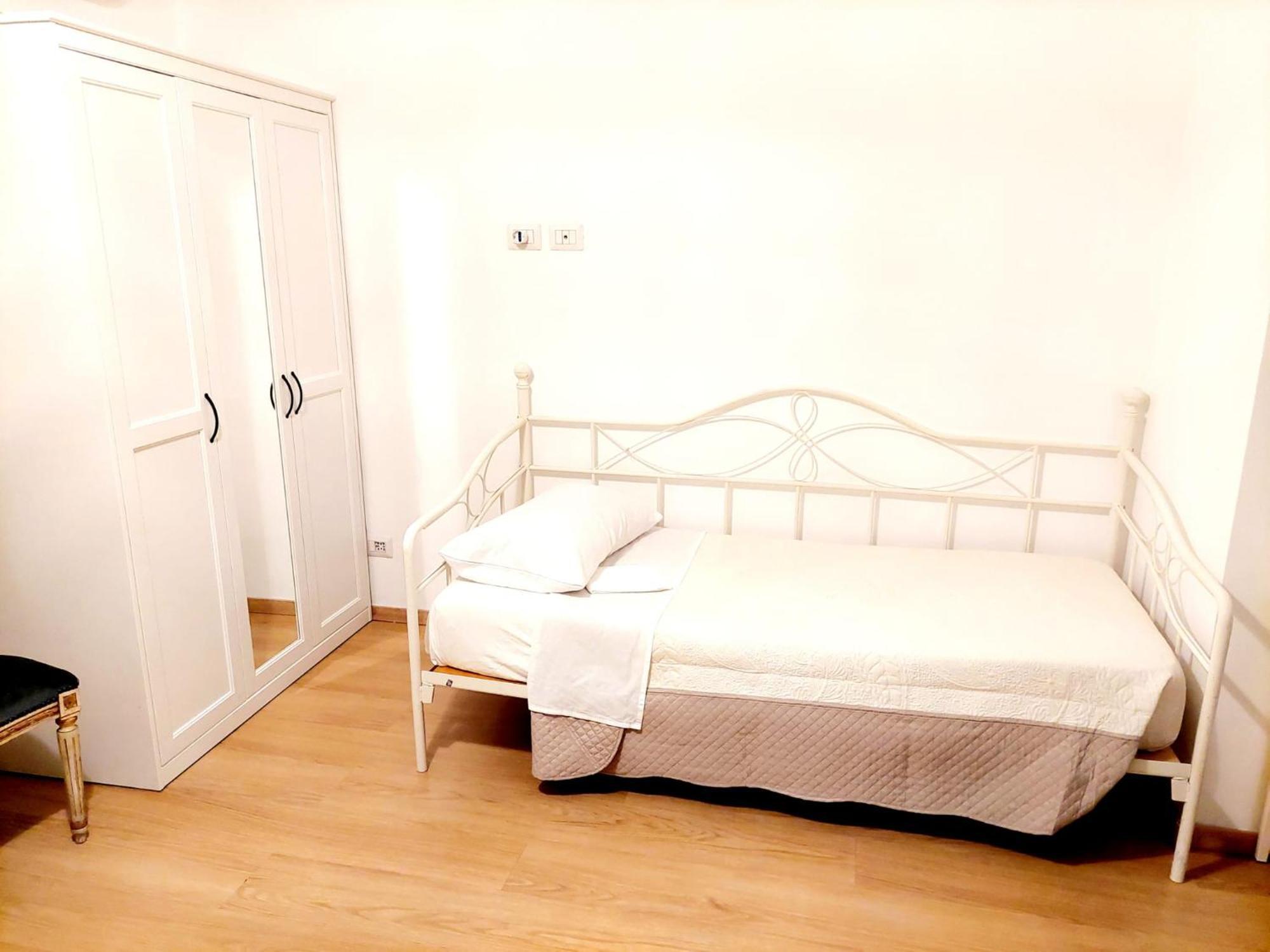 Vanity Apartment - 4 Bedrooms With 4 Bathrooms - Ac & Wifi Rome Bagian luar foto