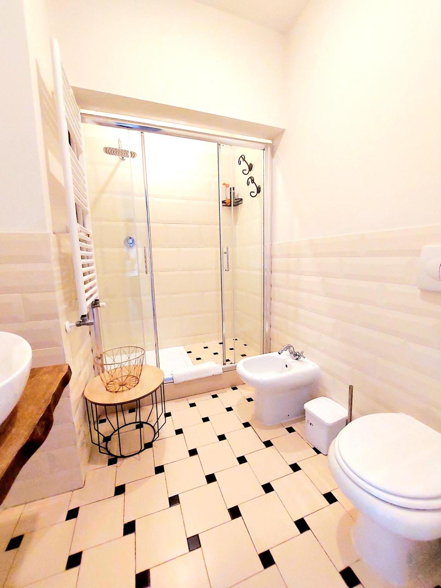 Vanity Apartment - 4 Bedrooms With 4 Bathrooms - Ac & Wifi Rome Bagian luar foto